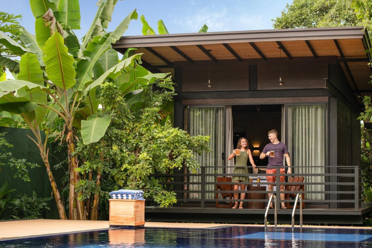 Atha Resort 锡吉里亚 外观 照片 A pool villa at Centara Kata Resort & Villas Phuket