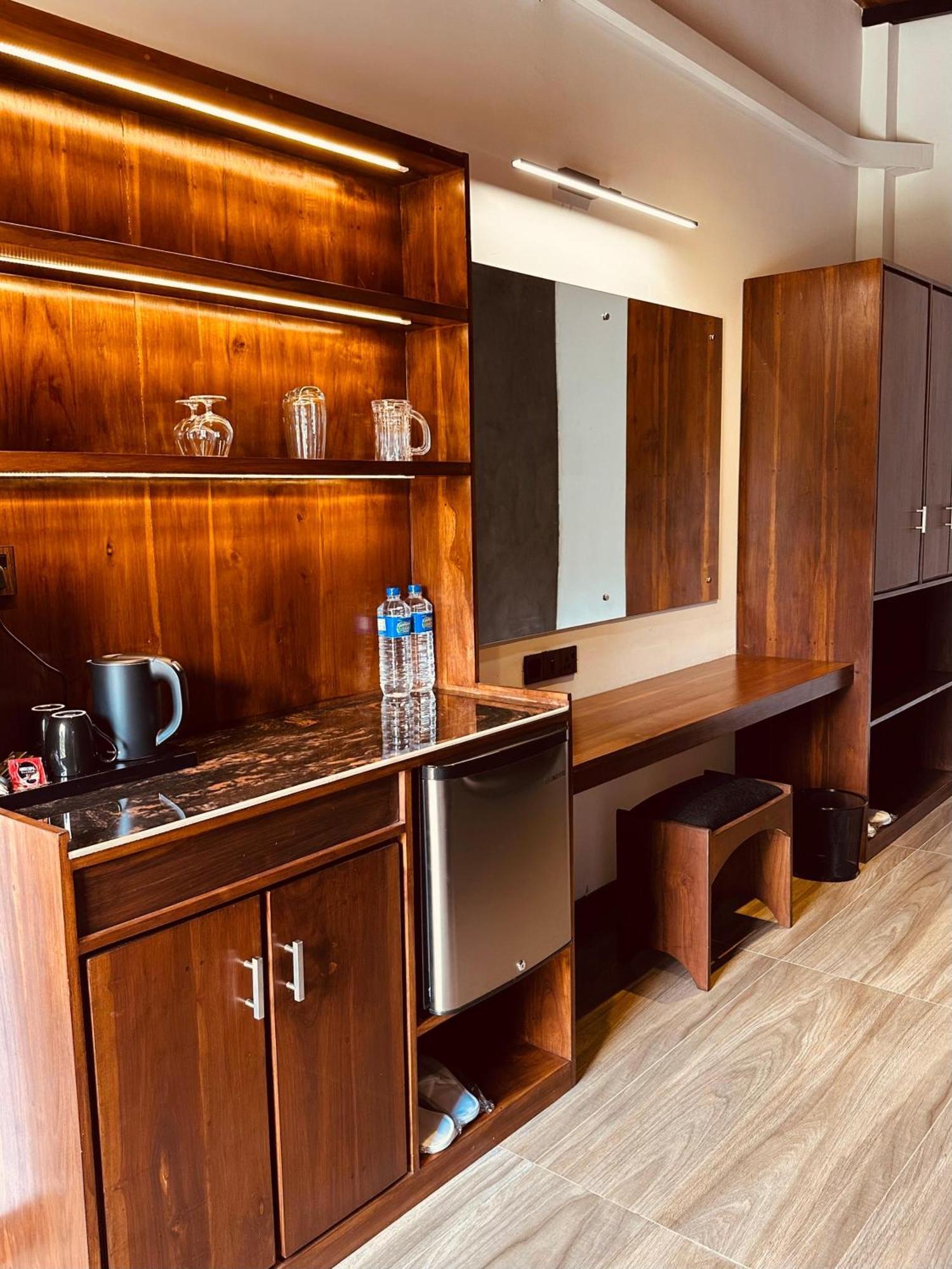Atha Resort 锡吉里亚 外观 照片 A room at the hotel